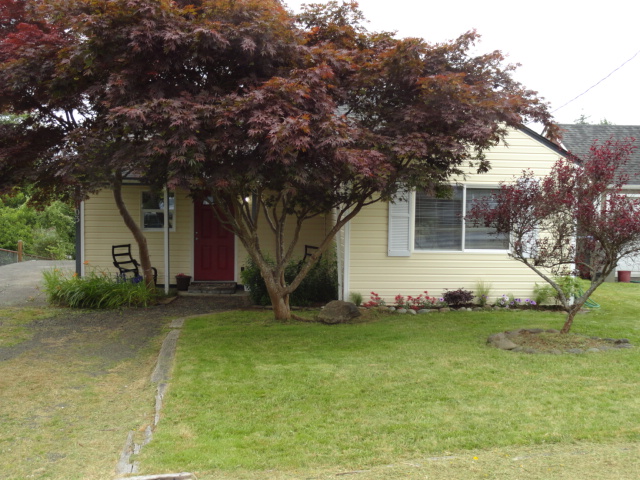 1103 E Park St.